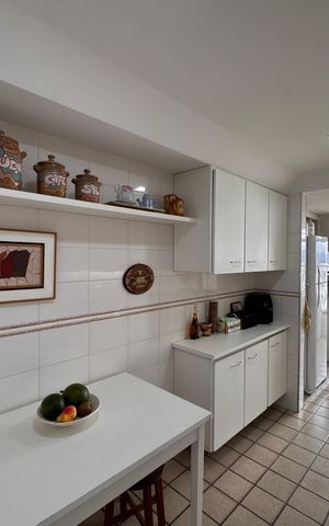Apartamento à venda com 182m², 3 quartos e 2 vagas Apartamento à venda com 182m², 3 quartos e 2 vagasCozinha e Área de Serviço