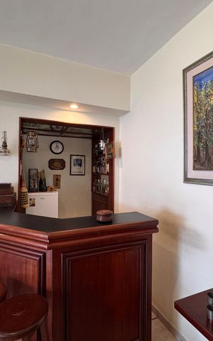 Apartamento à venda com 182m², 3 quartos e 2 vagas Apartamento à venda com 182m², 3 quartos e 2 vagasSala (segundo andar)