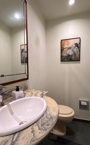 Apartamento à venda com 182m², 3 quartos e 2 vagas Apartamento à venda com 182m², 3 quartos e 2 vagasLavabo