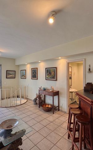 Apartamento à venda com 182m², 3 quartos e 2 vagas Apartamento à venda com 182m², 3 quartos e 2 vagasSala (segundo andar)