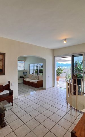 Apartamento à venda com 182m², 3 quartos e 2 vagas Apartamento à venda com 182m², 3 quartos e 2 vagasSala (segundo andar)