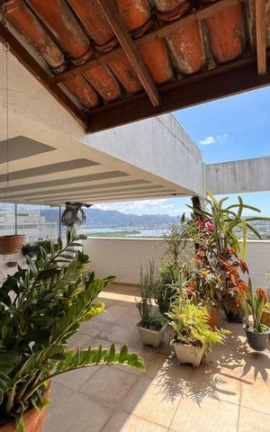 Apartamento à venda com 182m², 3 quartos e 2 vagas Apartamento à venda com 182m², 3 quartos e 2 vagasTerraço