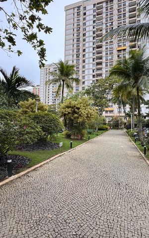 Apartamento à venda com 182m², 3 quartos e 2 vagas Apartamento à venda com 182m², 3 quartos e 2 vagasFachada