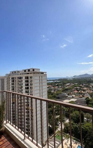Apartamento à venda com 182m², 3 quartos e 2 vagas Apartamento à venda com 182m², 3 quartos e 2 vagasVaranda