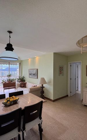 Apartamento à venda com 182m², 3 quartos e 2 vagas Apartamento à venda com 182m², 3 quartos e 2 vagasSala