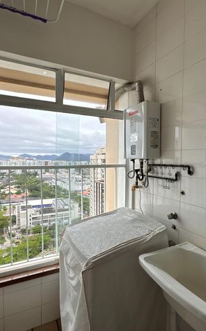 Apartamento à venda com 182m², 3 quartos e 2 vagas Apartamento à venda com 182m², 3 quartos e 2 vagasCozinha e Área de Serviço