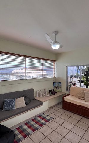 Apartamento à venda com 182m², 3 quartos e 2 vagas Apartamento à venda com 182m², 3 quartos e 2 vagasSala (segundo andar)