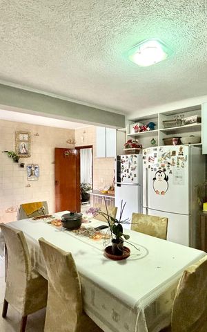 Casa à venda com 300m², 4 quartos e 4 vagas Casa à venda com 300m², 4 quartos e 4 vagasSala de Jantar