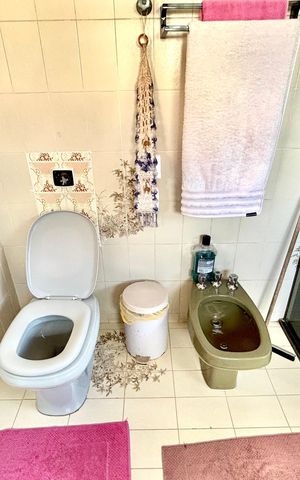 Casa à venda com 300m², 4 quartos e 4 vagas Casa à venda com 300m², 4 quartos e 4 vagasBanheiro da Suíte 1