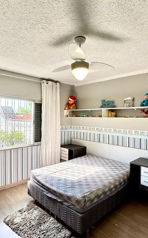 Casa à venda com 300m², 4 quartos e 4 vagas Casa à venda com 300m², 4 quartos e 4 vagasQuarto 2