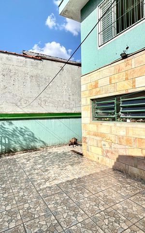 Casa à venda com 300m², 4 quartos e 4 vagas Casa à venda com 300m², 4 quartos e 4 vagasQuintal