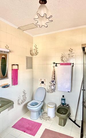 Casa à venda com 300m², 4 quartos e 4 vagas Casa à venda com 300m², 4 quartos e 4 vagasBanheiro da Suíte 1