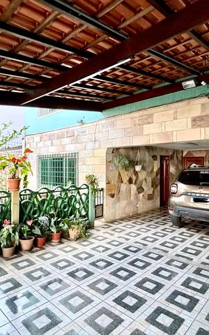 Casa à venda com 300m², 4 quartos e 4 vagas Casa à venda com 300m², 4 quartos e 4 vagasGaragem