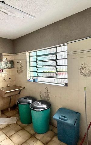 Casa à venda com 300m², 4 quartos e 4 vagas Casa à venda com 300m², 4 quartos e 4 vagasÁrea de Serviço
