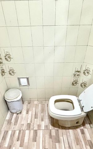Casa à venda com 300m², 4 quartos e 4 vagas Casa à venda com 300m², 4 quartos e 4 vagasLavabo