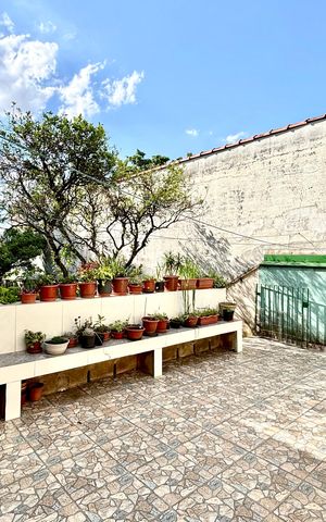 Casa à venda com 300m², 4 quartos e 4 vagas Casa à venda com 300m², 4 quartos e 4 vagasQuintal