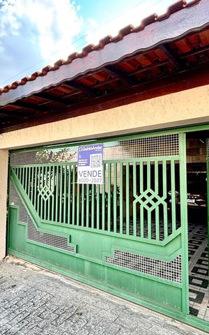 Casa à venda com 300m², 4 quartos e 4 vagas Casa à venda com 300m², 4 quartos e 4 vagasFachada