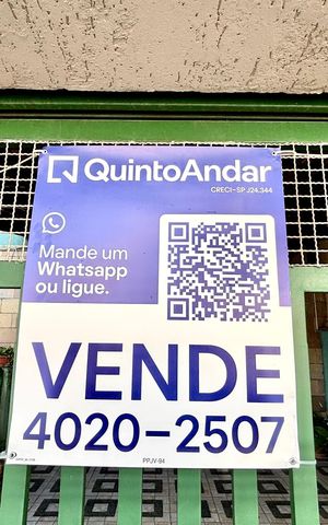 Casa à venda com 300m², 4 quartos e 4 vagas Casa à venda com 300m², 4 quartos e 4 vagasFachada