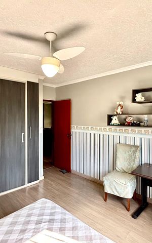 Casa à venda com 300m², 4 quartos e 4 vagas Casa à venda com 300m², 4 quartos e 4 vagasQuarto 2