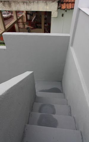 Casa para alugar com 40m², 1 quarto e sem vagaescada
