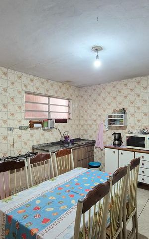 Casa à venda com 180m², 3 quartos e 2 vagas Casa à venda com 180m², 3 quartos e 2 vagasCozinha