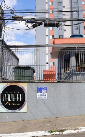 Apartamento à venda com 50m², 2 quartos e 1 vagaPlaca GRANDE instalada na fachada do condomínio, dia 10.10.2026 - Código das placa: KYET-226