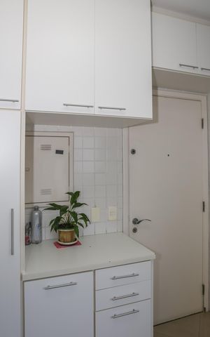 Apartamento à venda com 200m², 4 quartos e 3 vagas Apartamento à venda com 200m², 4 quartos e 3 vagasÁrea de Serviço