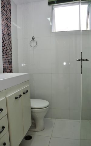 Apartamento à venda com 68m², 3 quartos e 1 vaga Apartamento à venda com 68m², 3 quartos e 1 vagaDetalhe - Banheiro Social
