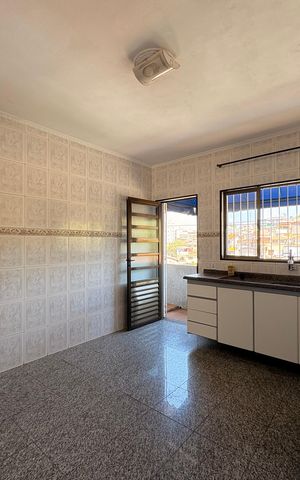 Casa para alugar com 150m², 2 quartos e 2 vagas Casa para alugar com 150m², 2 quartos e 2 vagasCozinha