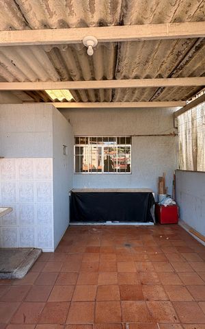 Casa para alugar com 150m², 2 quartos e 2 vagas Casa para alugar com 150m², 2 quartos e 2 vagasLavanderia