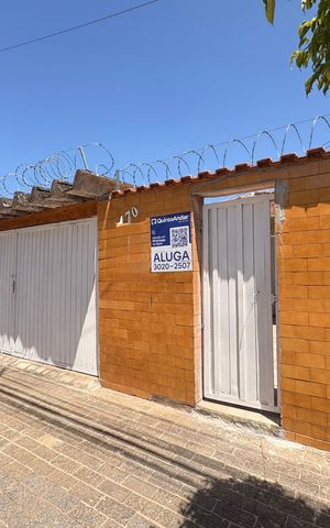 Casa para alugar com 150m², 2 quartos e 2 vagas Casa para alugar com 150m², 2 quartos e 2 vagasFachada + placa grande YIXW-95
