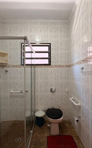 Casa para alugar com 150m², 2 quartos e 2 vagas Casa para alugar com 150m², 2 quartos e 2 vagasBanheiro