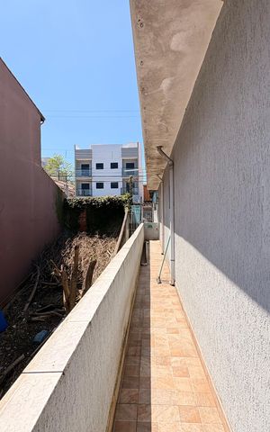 Casa para alugar com 150m², 2 quartos e 2 vagas Casa para alugar com 150m², 2 quartos e 2 vagasQuintal lateral