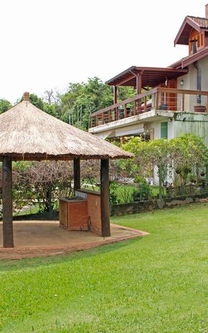 Casa de condomínio para alugar com 300m², 3 quartos e 2 vagasÁrea externa