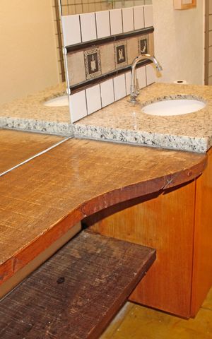 Casa de condomínio para alugar com 300m², 3 quartos e 2 vagasBanheiro 1