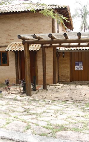 Casa de condomínio para alugar com 300m², 3 quartos e 2 vagasplaquinha