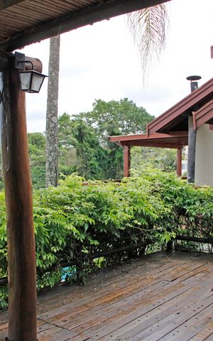 Casa de condomínio para alugar com 300m², 3 quartos e 2 vagasVaranda