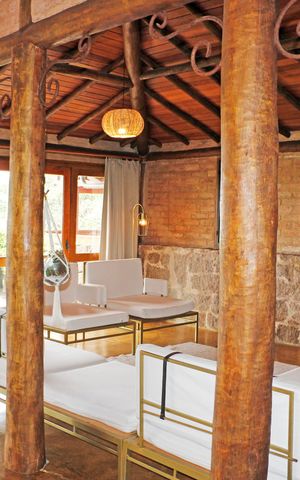 Casa de condomínio para alugar com 300m², 3 quartos e 2 vagasSala