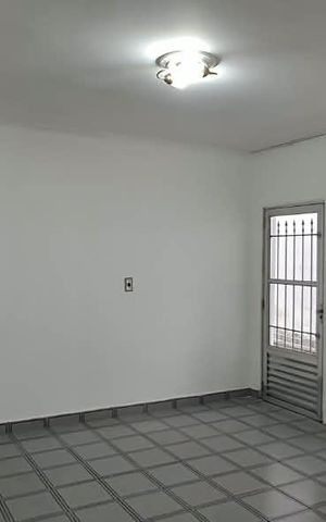 Casa para alugar com 125m², 2 quartos e 1 vaga