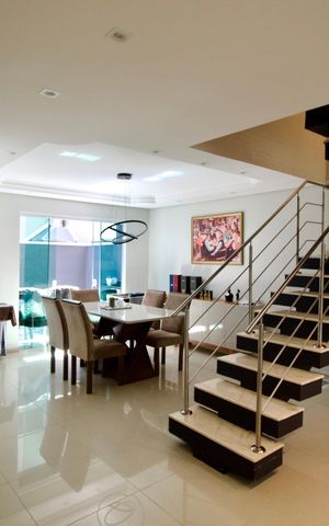 Casa de condomínio para alugar com 150m², 3 quartos e 3 vagas Casa de condomínio para alugar com 150m², 3 quartos e 3 vagasHall