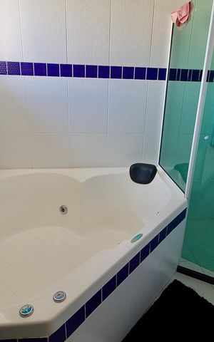 Casa de condomínio para alugar com 150m², 3 quartos e 3 vagas Casa de condomínio para alugar com 150m², 3 quartos e 3 vagasSuíte Master - Banheiro
