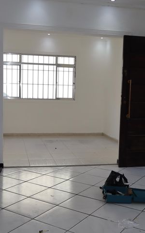 Casa para alugar com 250m², 2 quartos e 2 vagasSala