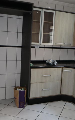 Casa para alugar com 250m², 2 quartos e 2 vagasCozinha