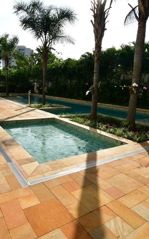 Apartamento à venda com 108m², 2 quartos e 2 vagasÁrea comum - Piscina