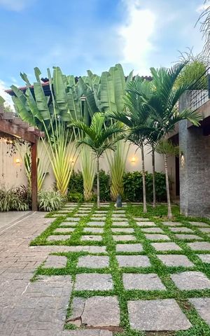 Casa à venda com 377m², 4 quartos e 4 vagas Casa à venda com 377m², 4 quartos e 4 vagasJardim