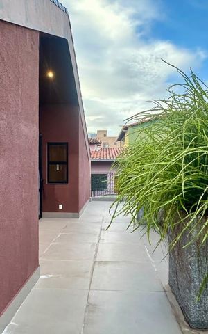 Casa à venda com 377m², 4 quartos e 4 vagas Casa à venda com 377m², 4 quartos e 4 vagasvaranda