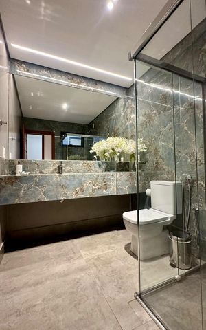 Casa à venda com 377m², 4 quartos e 4 vagas Casa à venda com 377m², 4 quartos e 4 vagasbanheiro 2