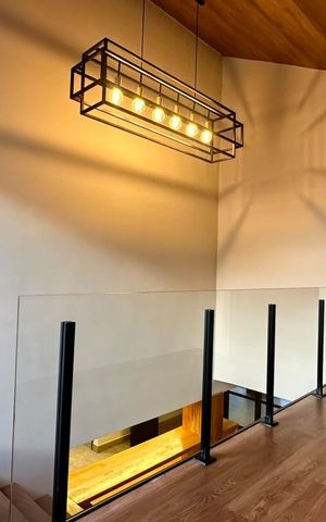 Casa à venda com 377m², 4 quartos e 4 vagas Casa à venda com 377m², 4 quartos e 4 vagashall