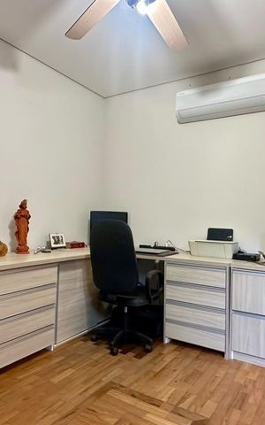 Casa à venda com 377m², 4 quartos e 4 vagas Casa à venda com 377m², 4 quartos e 4 vagasquarto 4