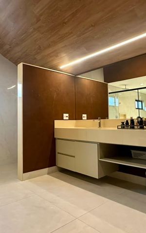 Casa à venda com 377m², 4 quartos e 4 vagas Casa à venda com 377m², 4 quartos e 4 vagasbanheiro 1